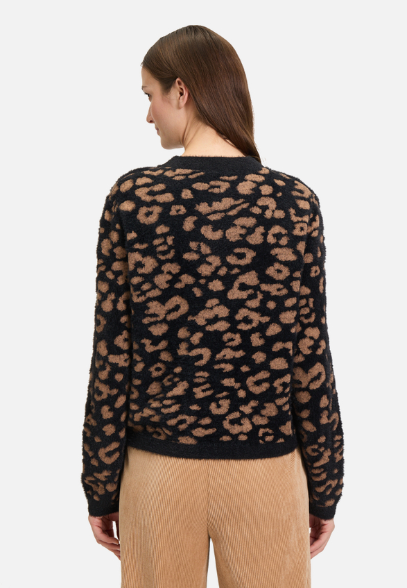 Strick-Cardigan mit Jacquard / Modellfoto Rückseite