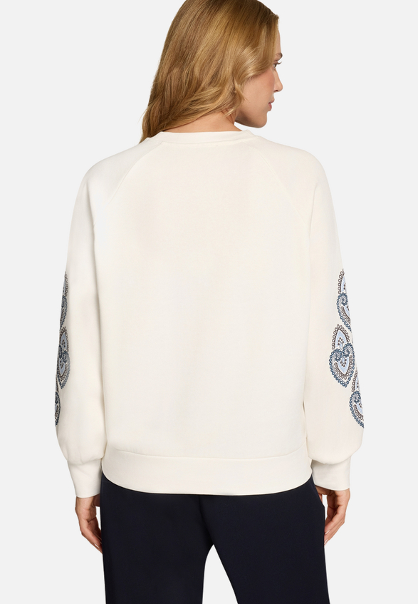 Sweatshirt mit Aufdruck / Modellfoto Rückseite