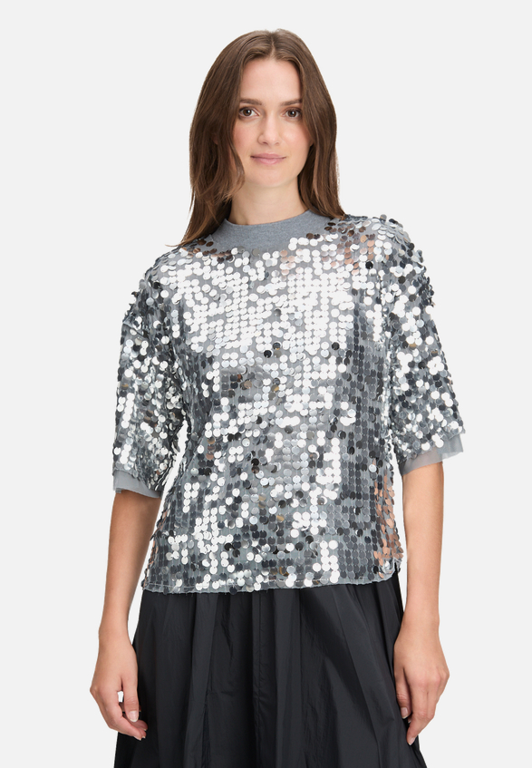Pailletten-Pullover mit Rippbündchen / Modellfoto Vorderseite
