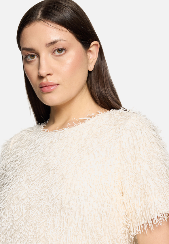 Sweatshirt mit Fransen / Detailbild