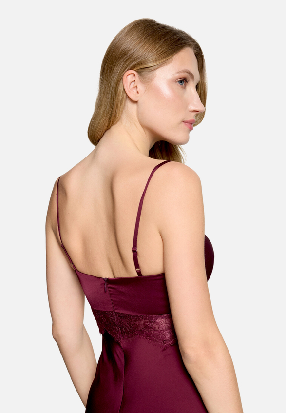 Abendkleid schmal geschnitten / Detailbild