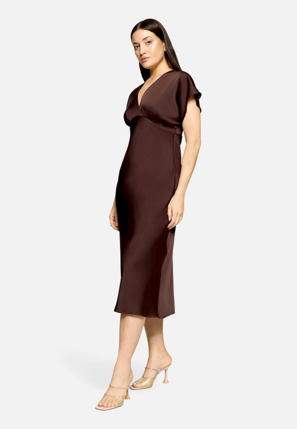 Abendkleid mit V-Ausschnitt / Modellfoto Vorderseite (Outfit)