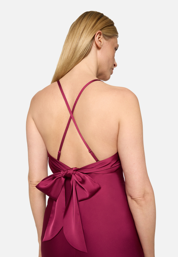Abendkleid schmal geschnitten / Detailbild