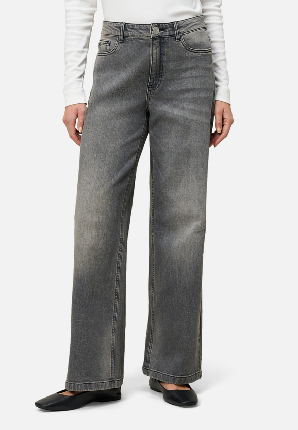 Jeans weites Bein 32 Inch / Modellfoto Vorderseite
