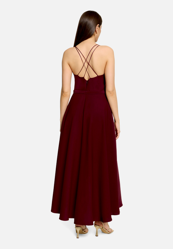 Abendkleid mit Volant / Modellfoto Rückseite