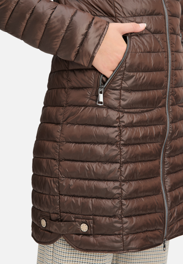 Steppjacke mit Reißverschlusstaschen / Detailbild