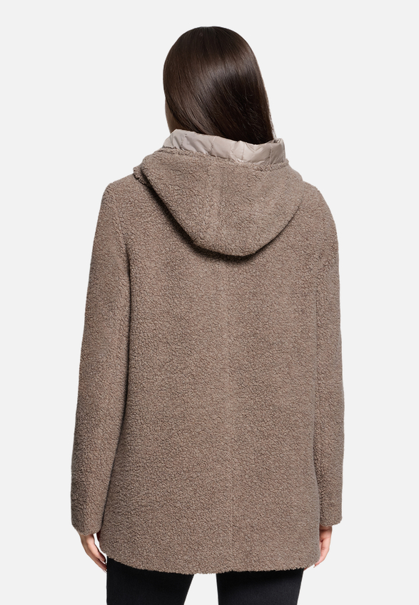 Wolljacke mit Kapuze / Modellfoto Rückseite
