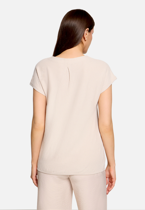 Casual-Shirt mit Struktur / Modellfoto Rückseite