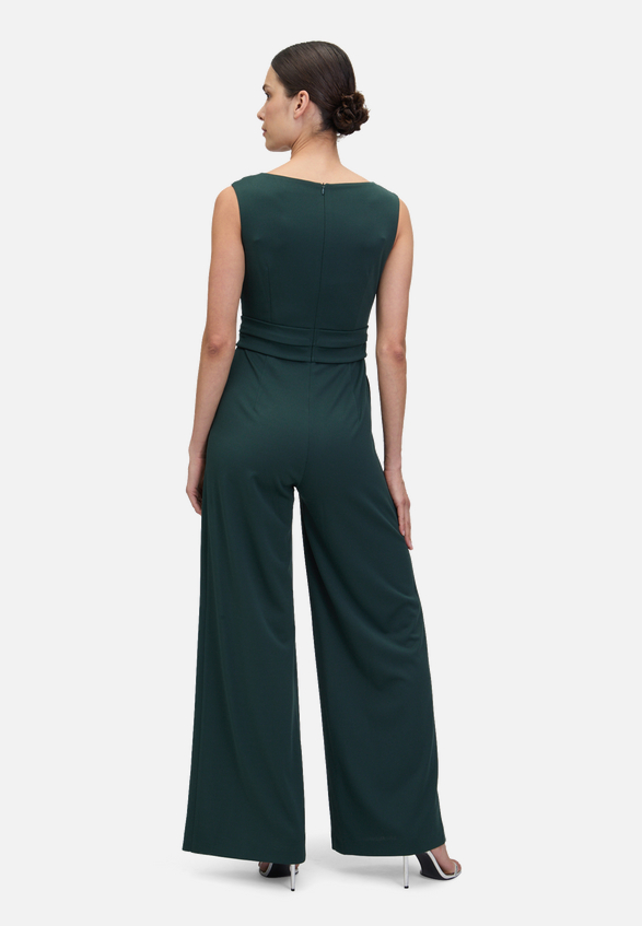 Jumpsuit mit weitem Bein / Modellfoto Rückseite