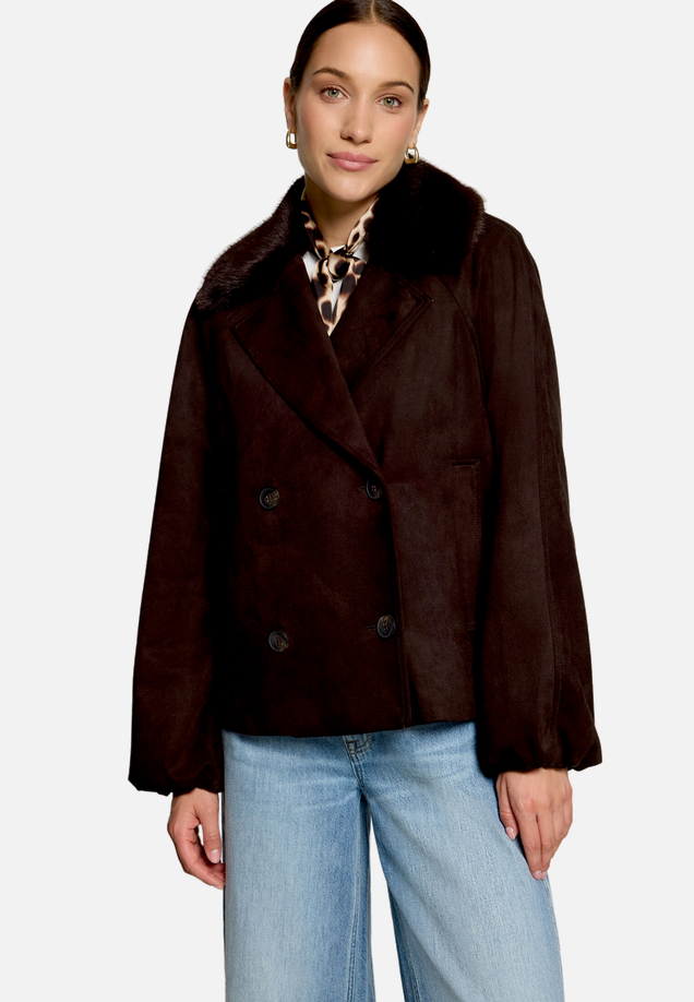 Velourslederjacke mit Kunstfellkragen  / Modellfoto Vorderseite