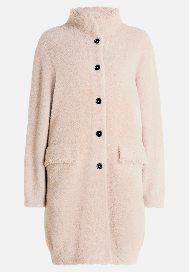 Winter-Strickjacke mit aufgesetzter Brusttasche / Vorderseite