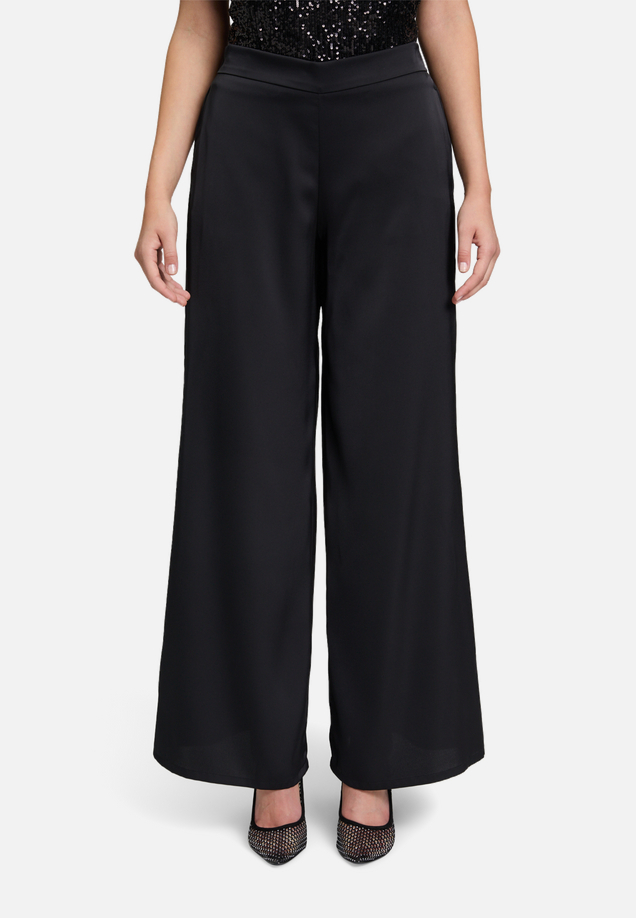 Modern fit Hose mit Taschen / Modellfoto Vorderseite