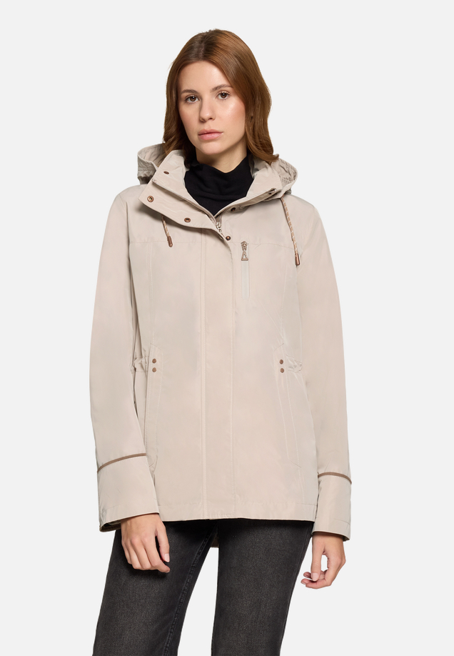 Sommerjacke mit Kapuze / Modellfoto Vorderseite