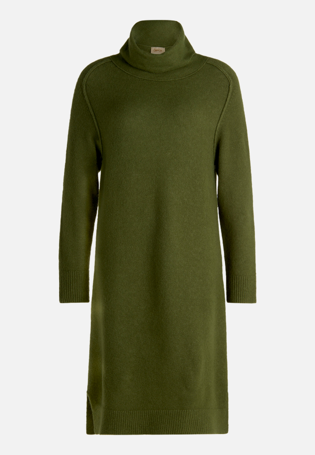 Strickkleid mit Turtle Neck / Vorderseite