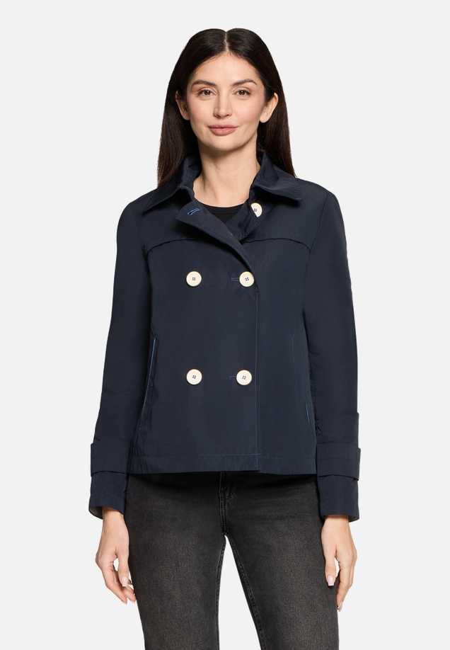 Sommerjacke mit Kragen / Modellfoto Vorderseite