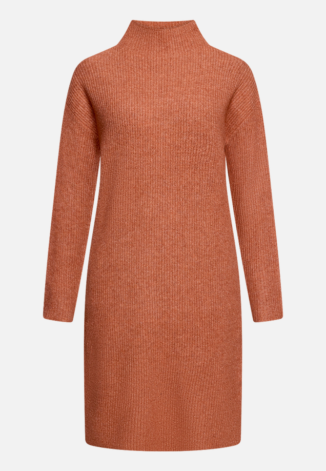 Strickkleid mit Stehkragen / Vorderseite