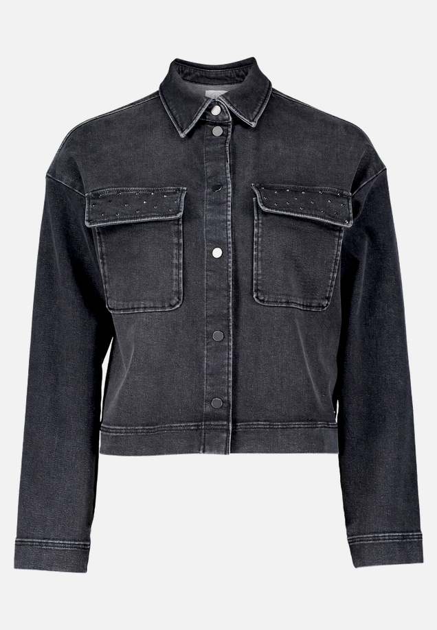Jeansjacke mit aufgesetzten Taschen / Vorderseite