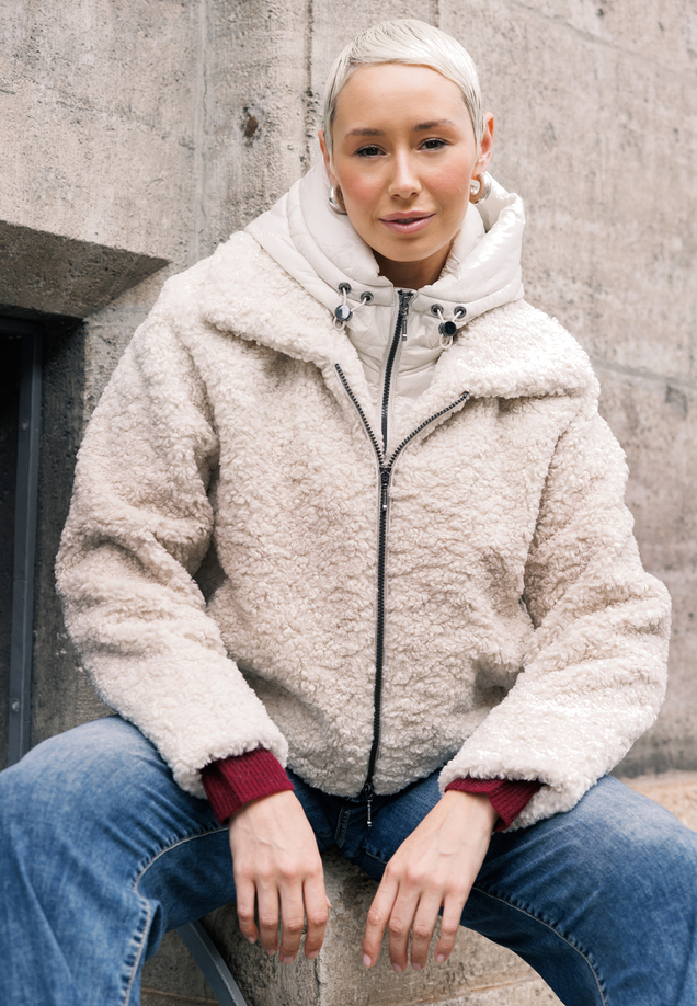 Plüschjacke mit abnehmbarem Westenteil / Imagebild