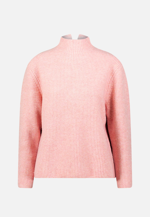 Strickpullover mit Stehkragen / Vorderseite