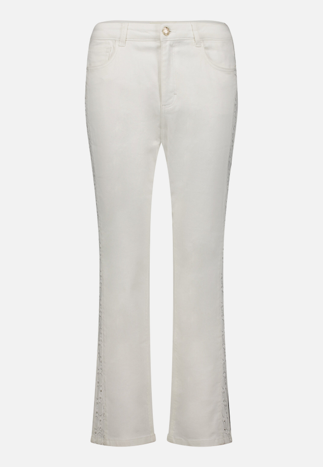 Regular Fit-Jeans mit Lochmuster / Vorderseite