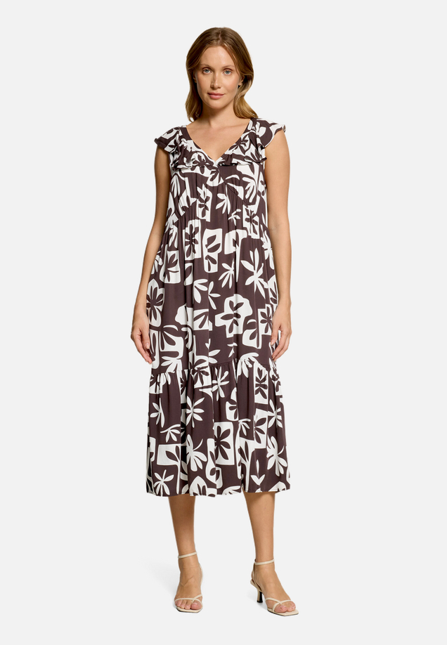 Casual-Kleid mit Flügelärmeln / Modellfoto Vorderseite
