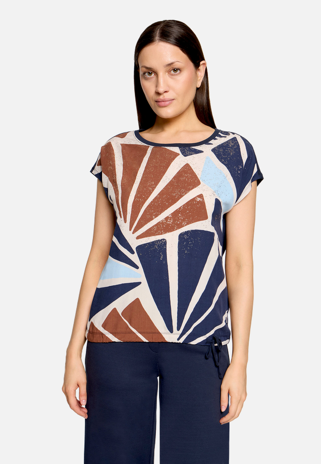 Patchwork-Shirt mit Print / Modellfoto Vorderseite