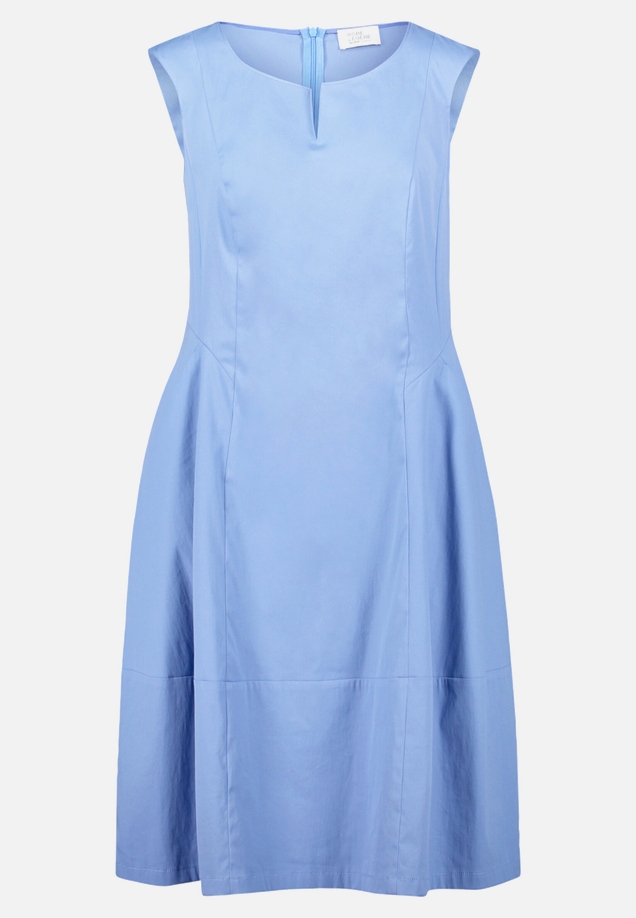Sommerkleid tailliert / Vorderseite