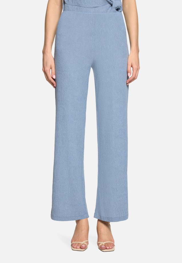 Casual-Hose mit weitem Bein / Modellfoto Vorderseite