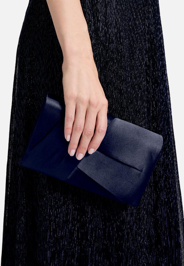 Clutch-Tasche unifarben / Modellfoto Vorderseite