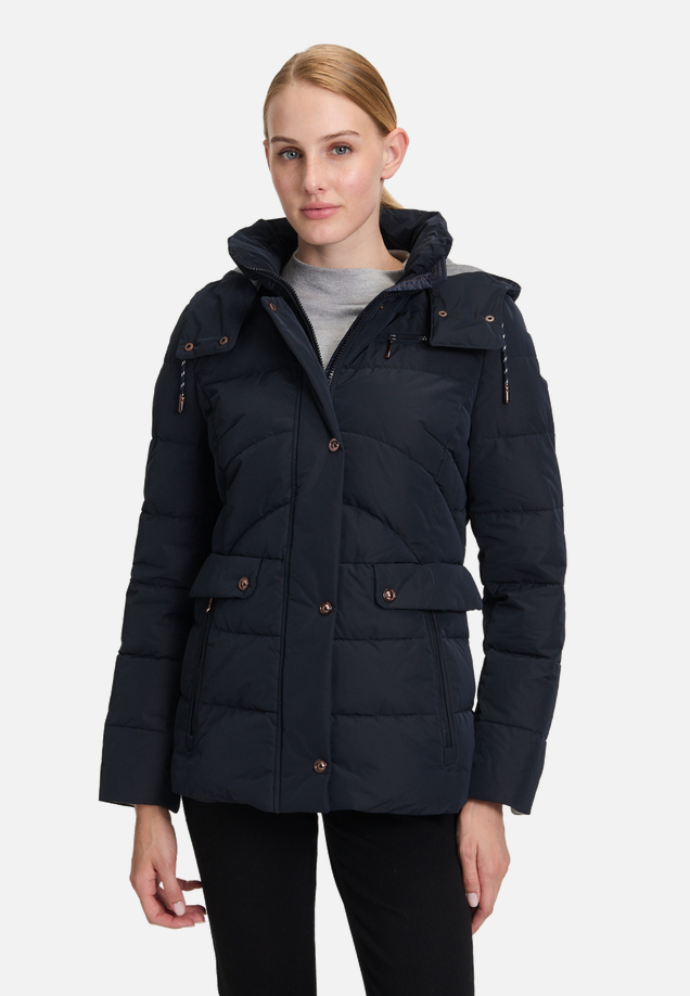 Steppjacke Kunstdaune / Modellfoto Vorderseite