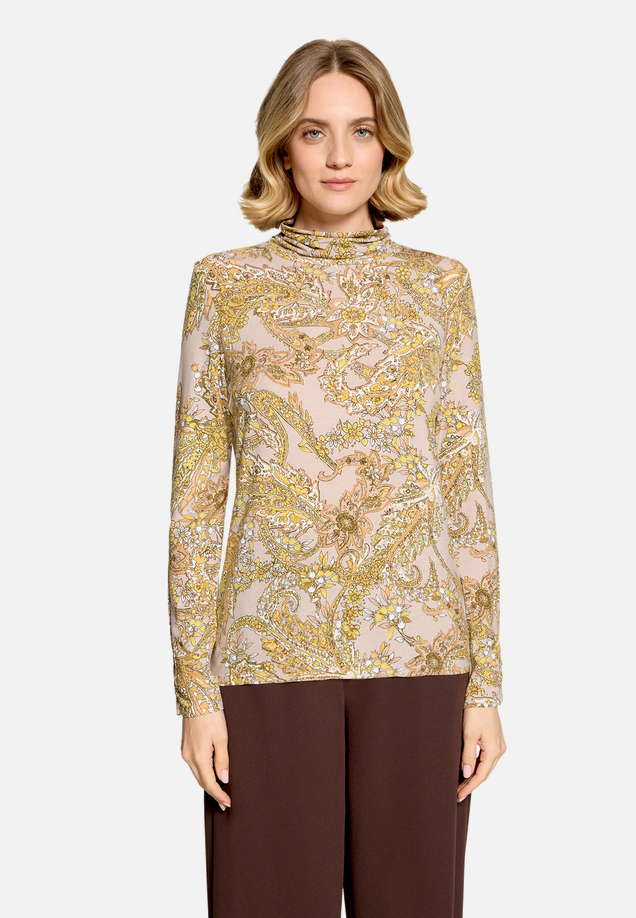 Rollkragenshirt mit Paisley-Muster / Modellfoto Vorderseite