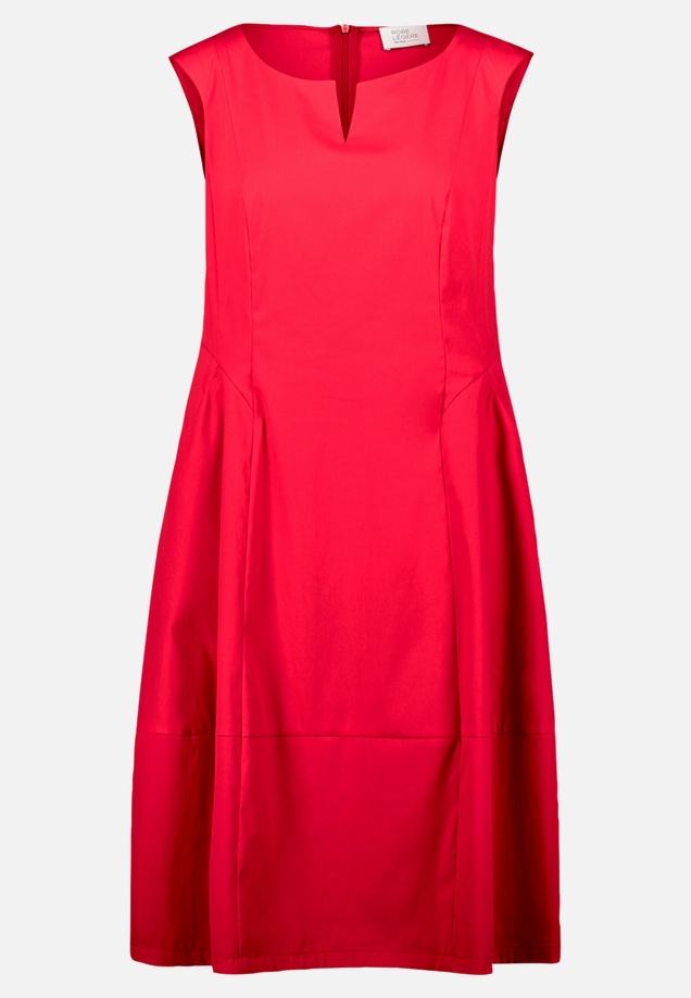 Sommerkleid tailliert / Vorderseite