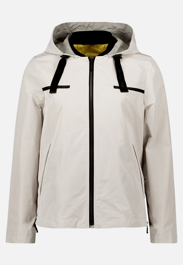 Sommerjacke mit Kapuze / Vorderseite