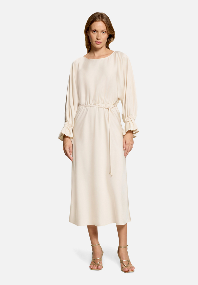 Cocktailkleid mit U-Boot-Ausschnitt / Modellfoto Vorderseite