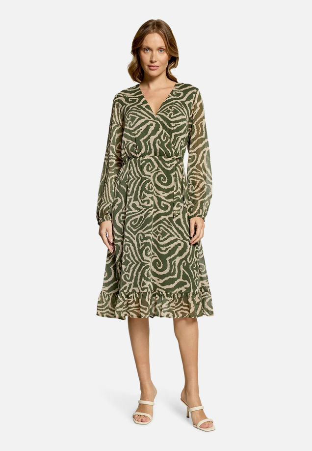 Chiffonkleid mit Muster / Modellfoto Vorderseite