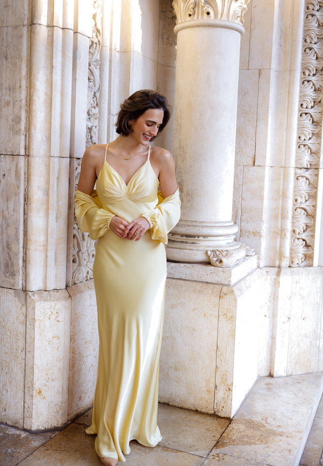 Abendkleid schmal geschnitten / Imagebild