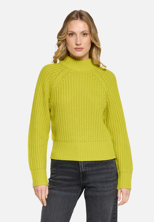 Grobstrick-Pullover mit Struktur / Modellfoto Vorderseite