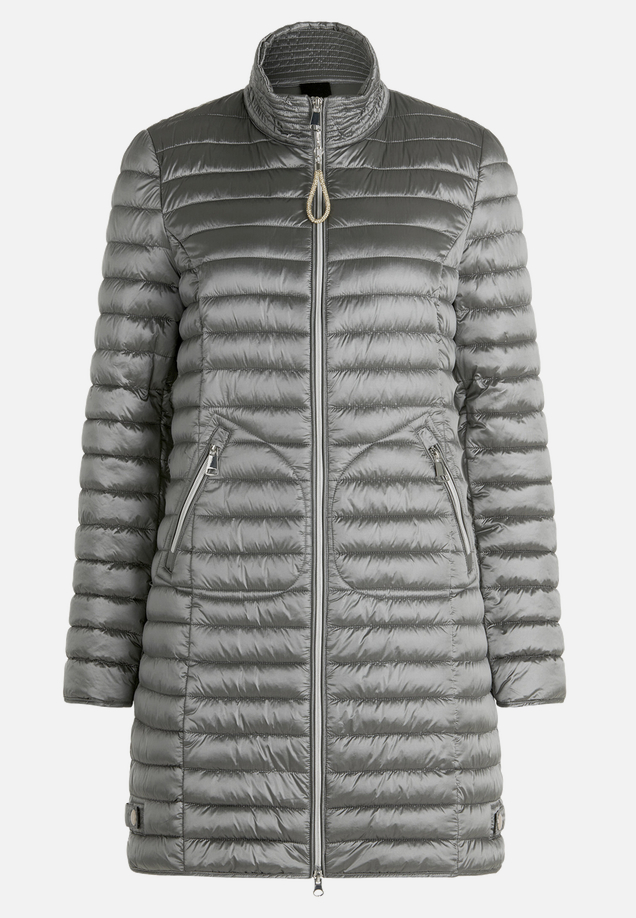 Steppjacke mit Reißverschlusstaschen / Vorderseite