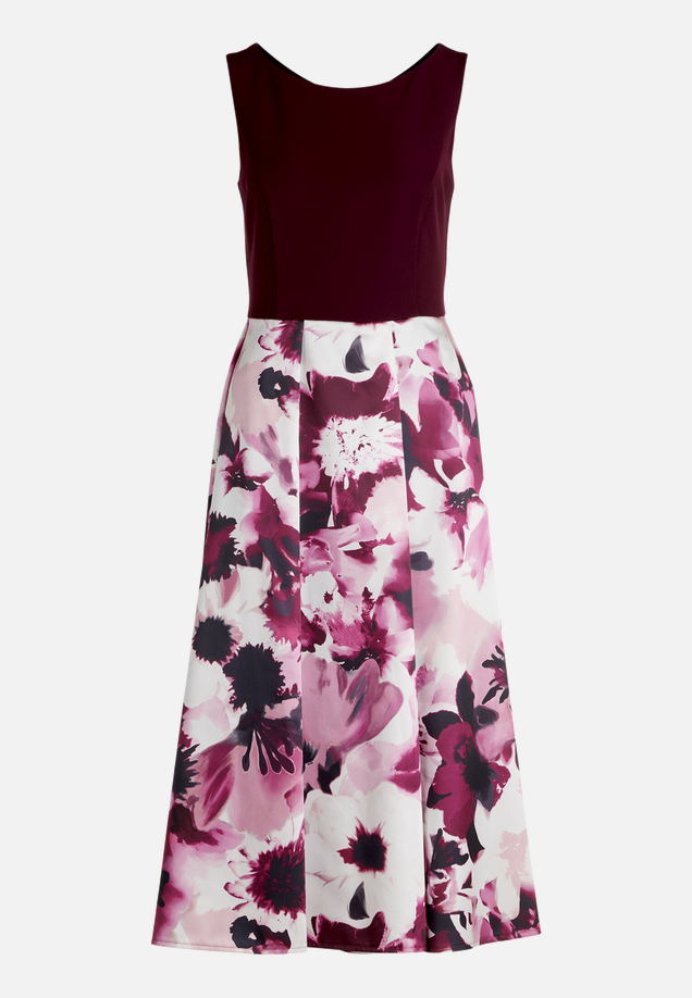 Cocktailkleid mit ausgestelltem Rock / Vorderseite