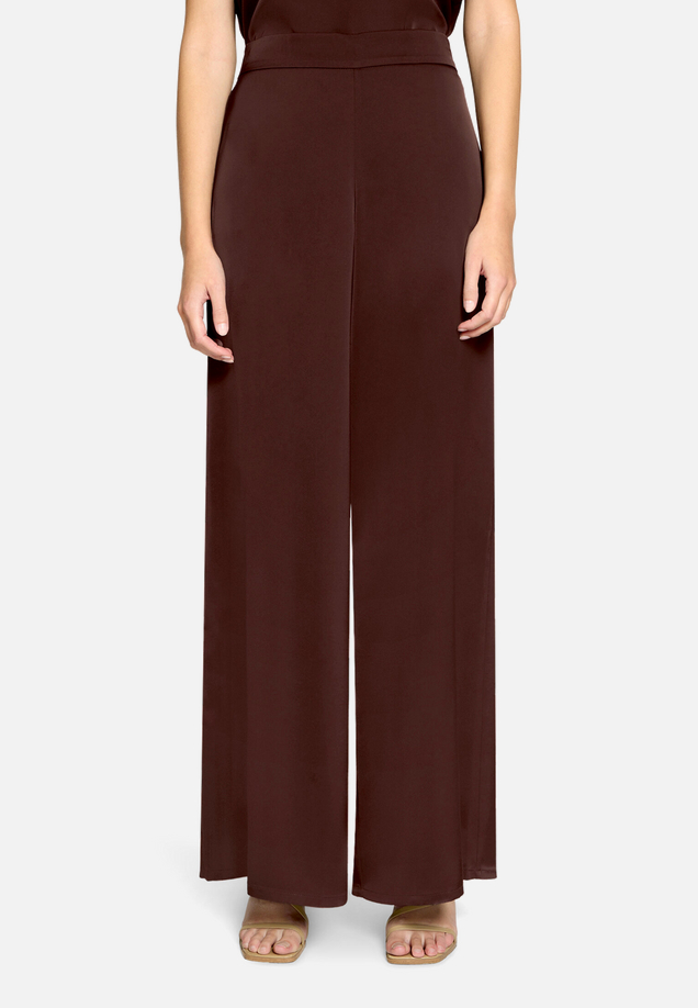 Modern fit Hose mit Taschen / Modellfoto Vorderseite