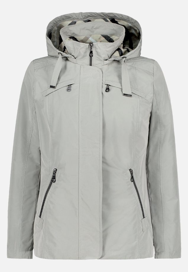 Sommerjacke mit abnehmbarer Kapuze / Vorderseite