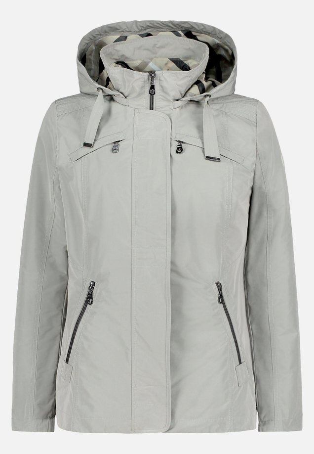 Sommerjacke mit abnehmbarer Kapuze / Vorderseite