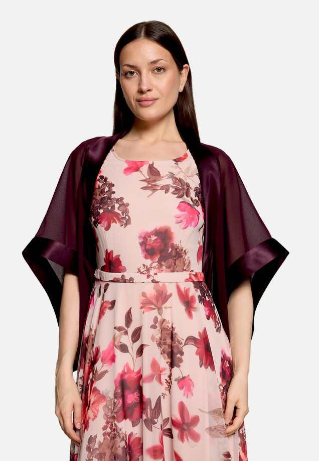 Chiffonstola mit 3/4 Arm / Modellfoto Vorderseite