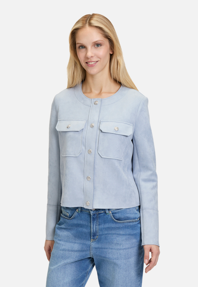 Casual-Jacke mit Taschen / Modellfoto Vorderseite