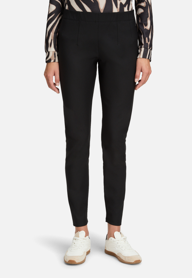 Leggings schmal geschnitten / Modellfoto Vorderseite