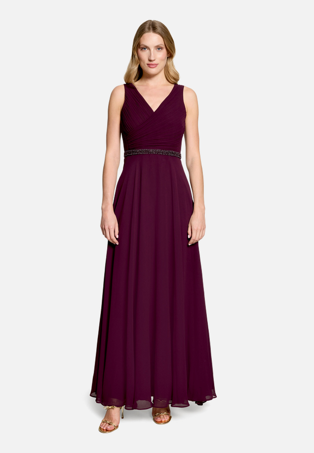 Abendkleid mit Plissee / Modellfoto Vorderseite
