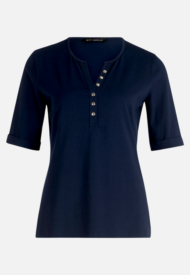 Basic Shirt mit Knöpfen / Vorderseite
