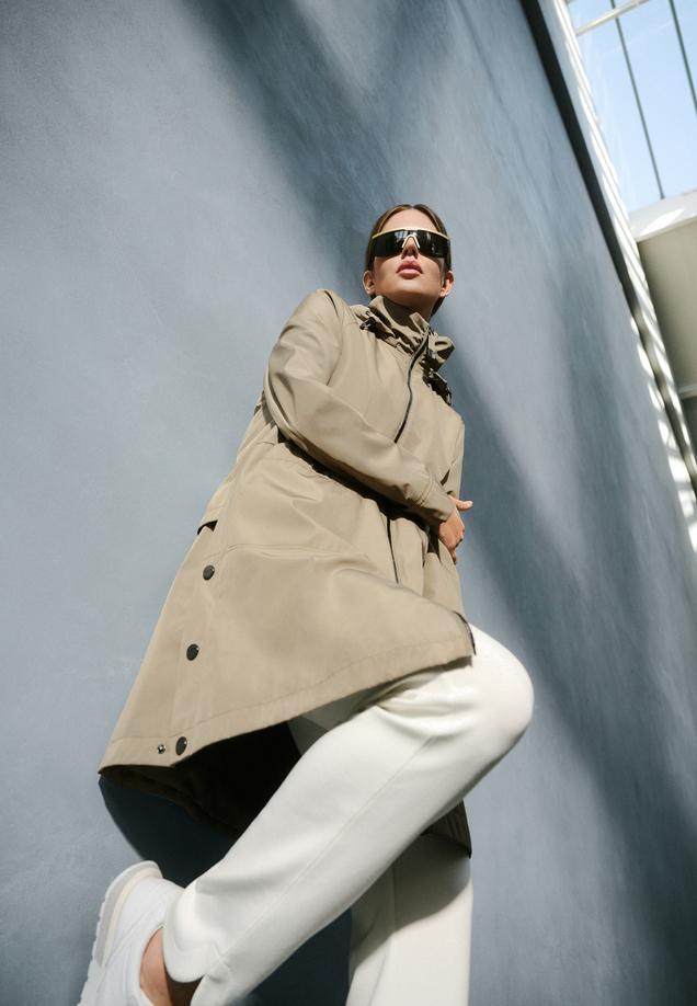 Outdoorjacke mit abnehmbarer Kapuze / Imagebild