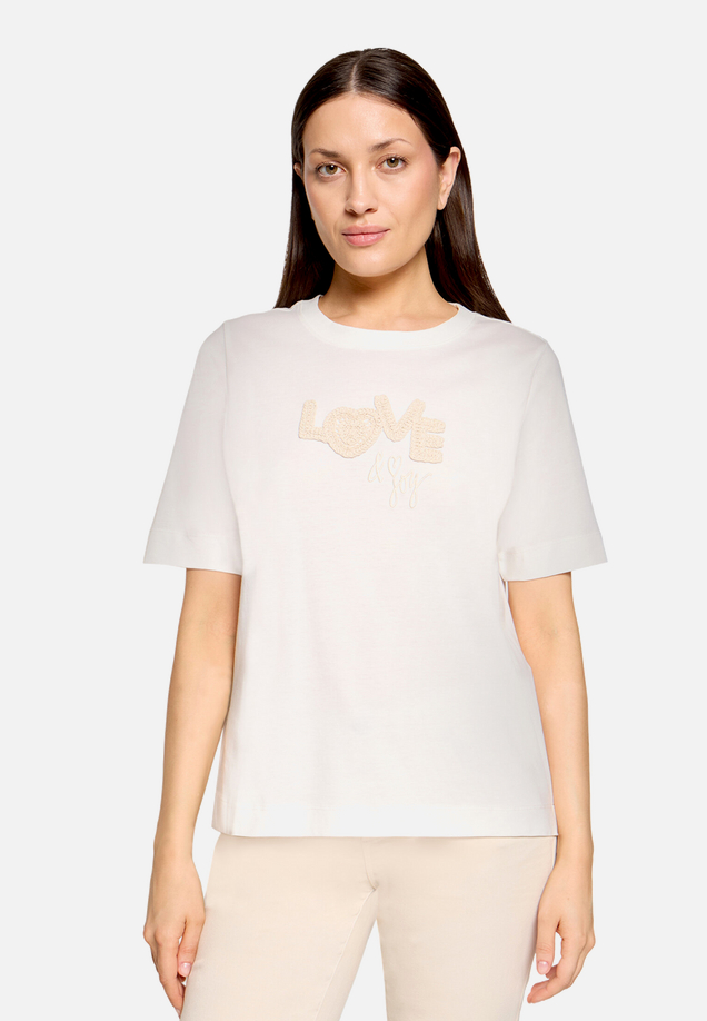 Baumwollshirt mit Rundhalsausschnitt / Modellfoto Vorderseite