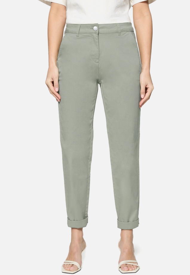 Chinohose  mit Stretch 28 Inch  / Modellfoto Vorderseite